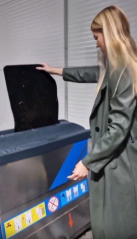 Samopostrežni avtomat za čiščenje avtomobilskih tepihov